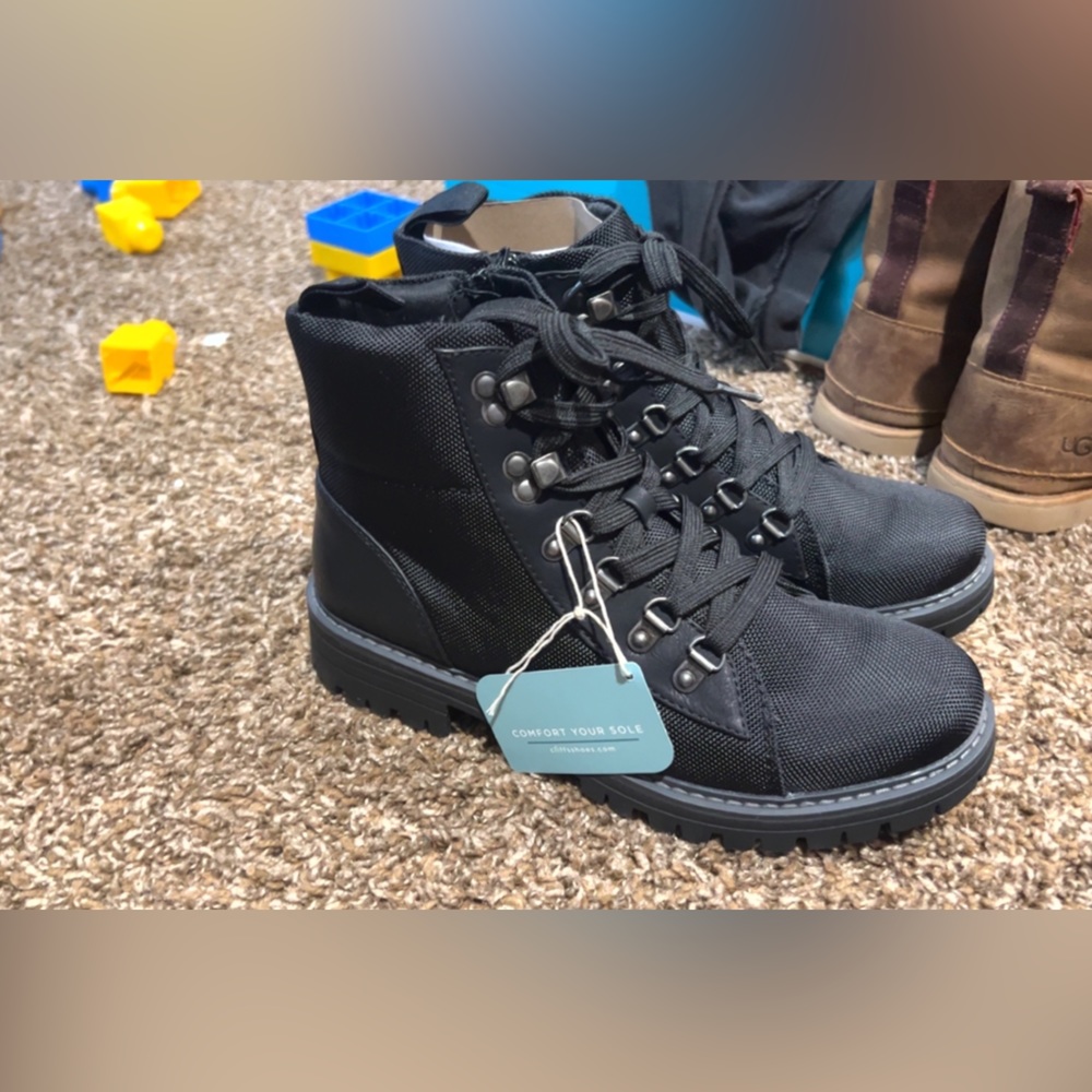 Combat boots